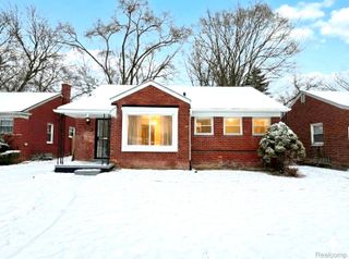 9550 Heyden Street, Detroit, MI 48228