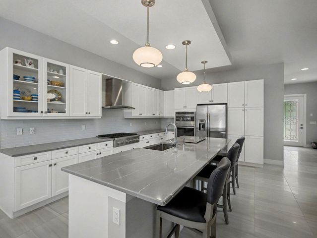 8125 Hobbes Way, Palm Beach Gardens, FL 33418