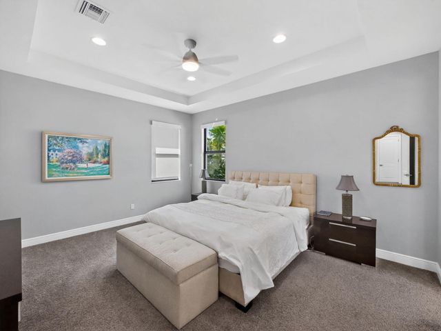 8125 Hobbes Way, Palm Beach Gardens, FL 33418