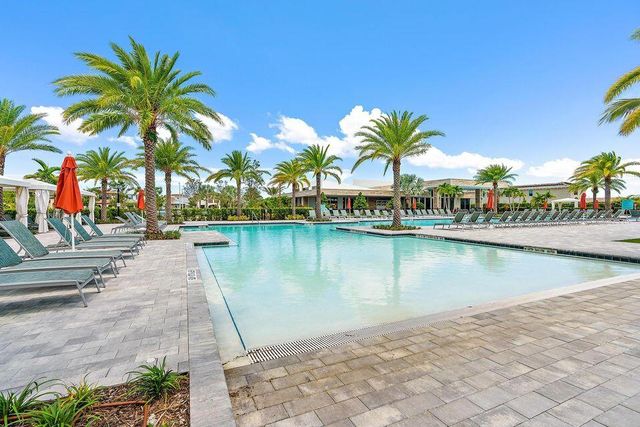 8125 Hobbes Way, Palm Beach Gardens, FL 33418