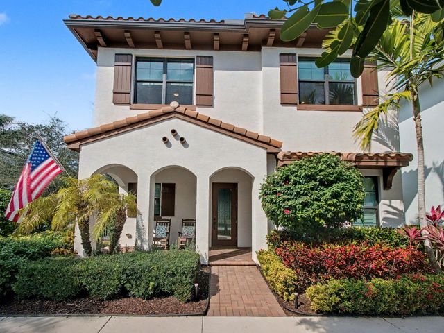 8125 Hobbes Way, Palm Beach Gardens, FL 33418