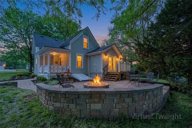 9101 Holmes Road, Kansas City, MO 64131