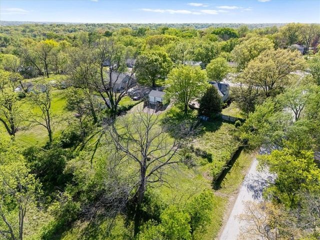 9101 Holmes Road, Kansas City, MO 64131