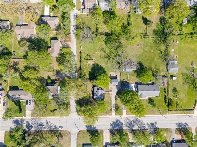 9101 Holmes Road, Kansas City, MO 64131