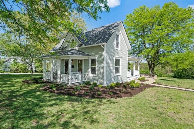 9101 Holmes Road, Kansas City, MO 64131