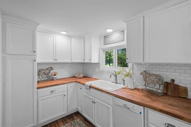 9101 Holmes Road, Kansas City, MO 64131