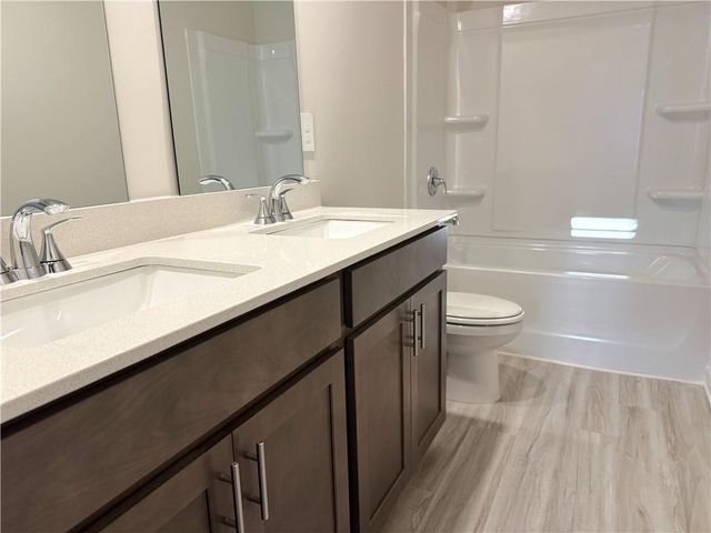 823 Misty Hollow Trail, Lawrenceville, GA 30045