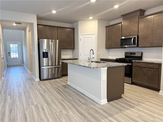 823 Misty Hollow Trail, Lawrenceville, GA 30045