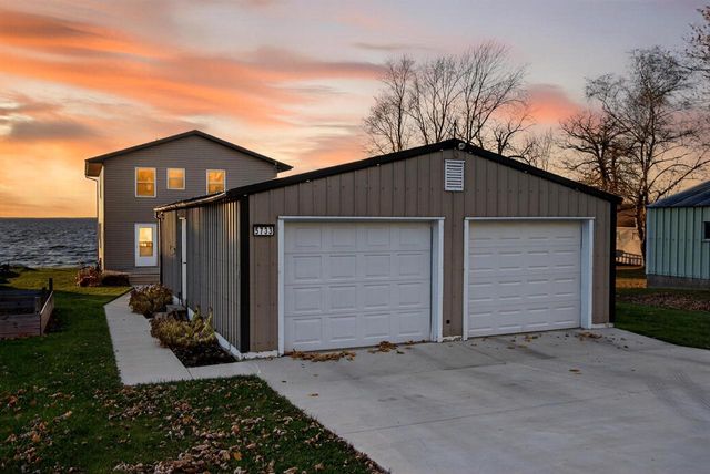 N5733 ROCKLAND BEACH ROAD, Hilbert, WI 54129