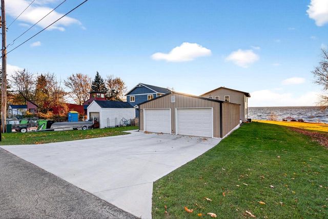 N5733 ROCKLAND BEACH ROAD, Hilbert, WI 54129