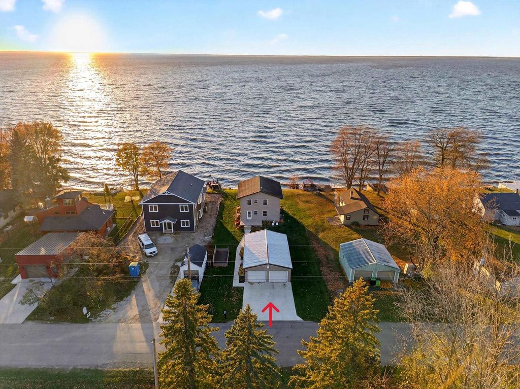 N5733 ROCKLAND BEACH ROAD, Hilbert, WI 54129