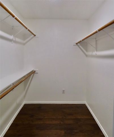 805 Gillon Drive, Arlington, TX 76001