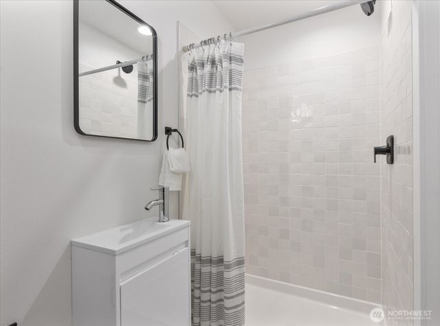 3120 Queen Anne Avenue N, Seattle, WA 98109