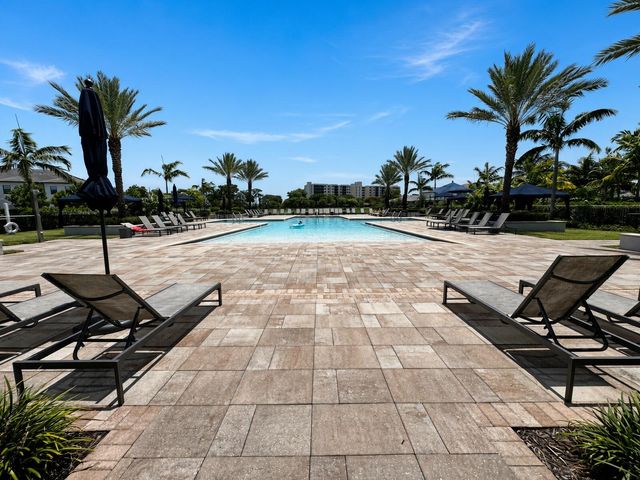4529 Pinehurst Trail W, Oakland Park, FL 33309