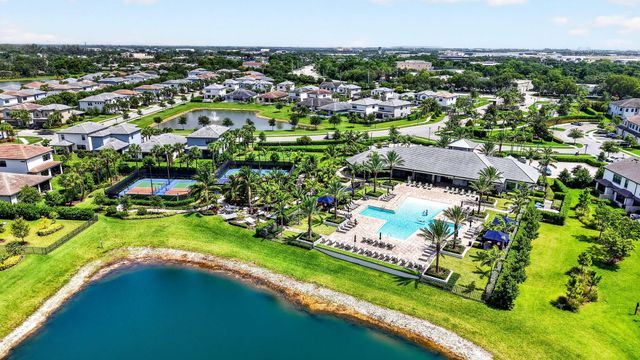 4529 Pinehurst Trail W, Oakland Park, FL 33309