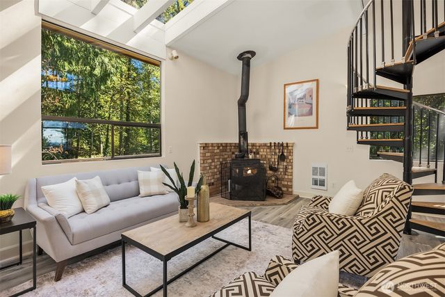 12034 206th Place SE, Issaquah, WA 98027