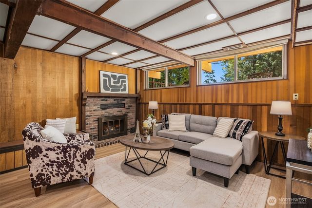 12034 206th Place SE, Issaquah, WA 98027