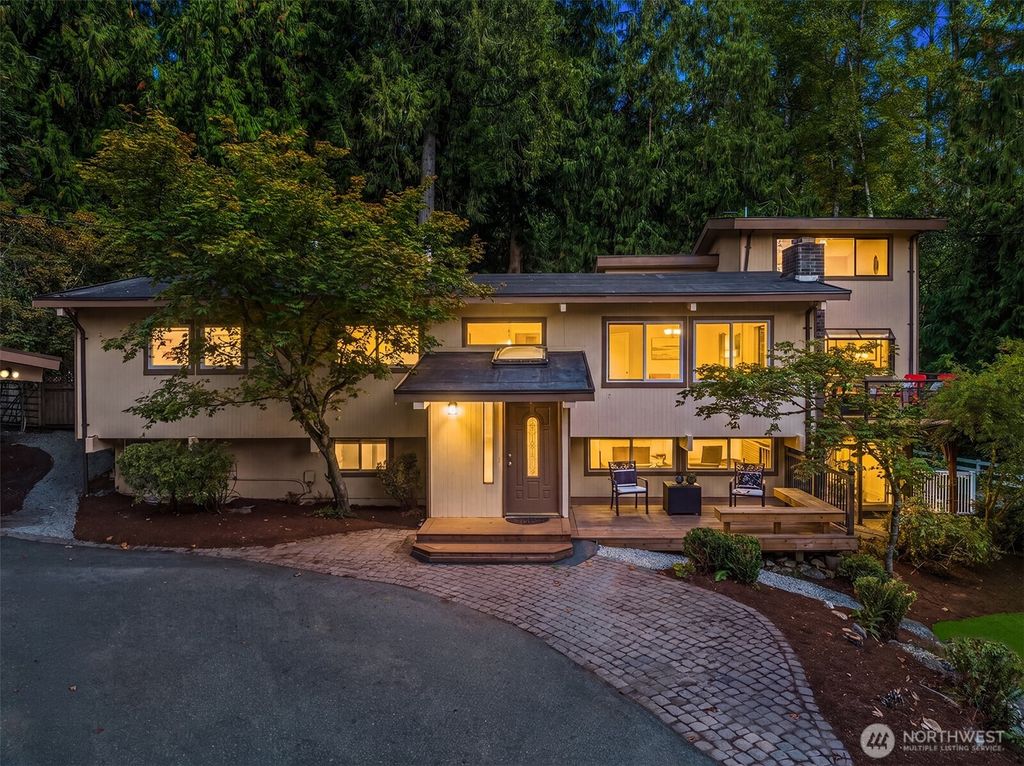 12034 206th Place SE, Issaquah, WA 98027