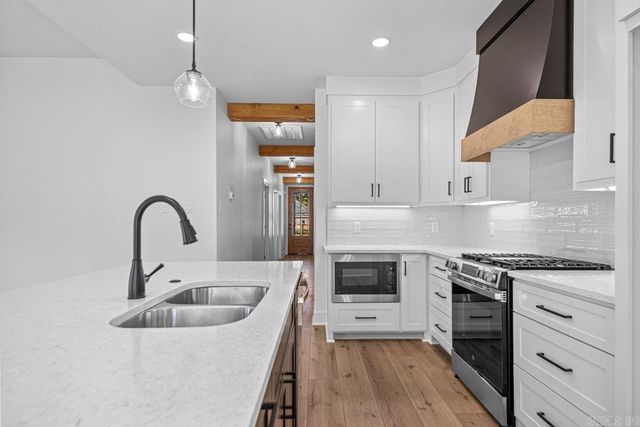 3851 Spencer Crossing Drive, Benton, AR 72019