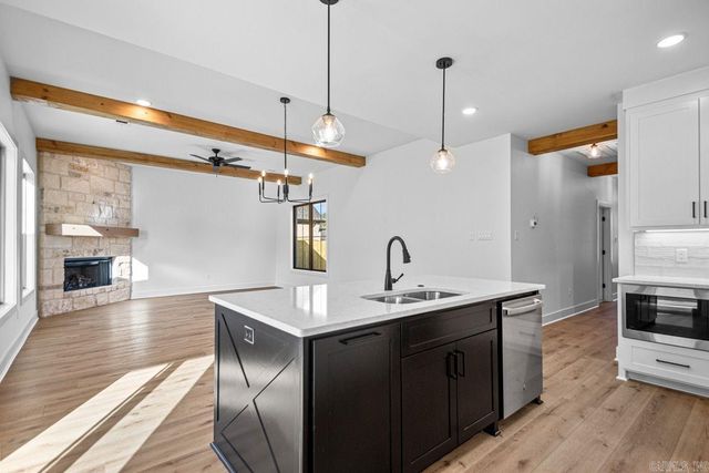 3851 Spencer Crossing Drive, Benton, AR 72019