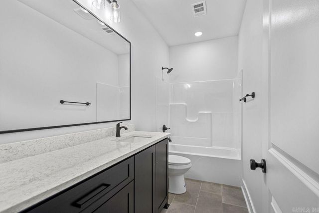 3851 Spencer Crossing Drive, Benton, AR 72019