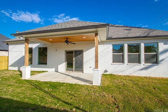 3851 Spencer Crossing Drive, Benton, AR 72019