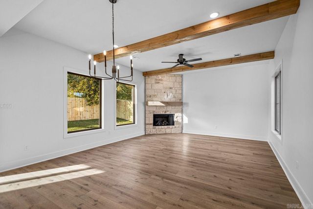 3851 Spencer Crossing Drive, Benton, AR 72019