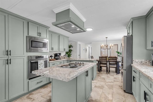 45 Oak Glen, Huntsville, TX 77320