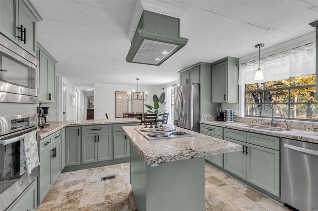 45 Oak Glen, Huntsville, TX 77320