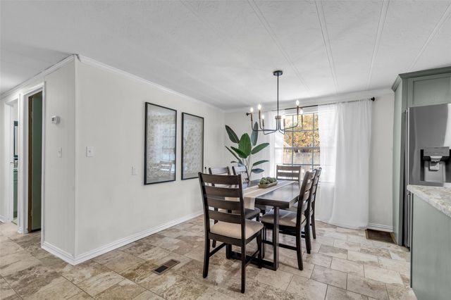 45 Oak Glen, Huntsville, TX 77320