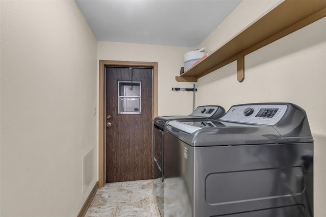 45 Oak Glen, Huntsville, TX 77320