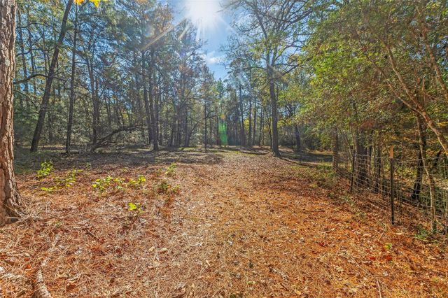 45 Oak Glen, Huntsville, TX 77320