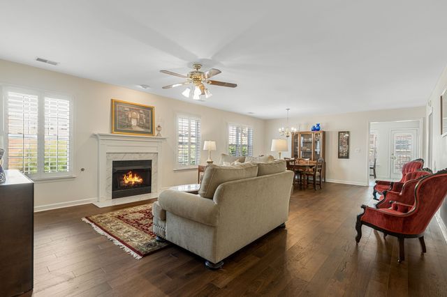 18 Holland Park Ln, Franklin, TN 37069