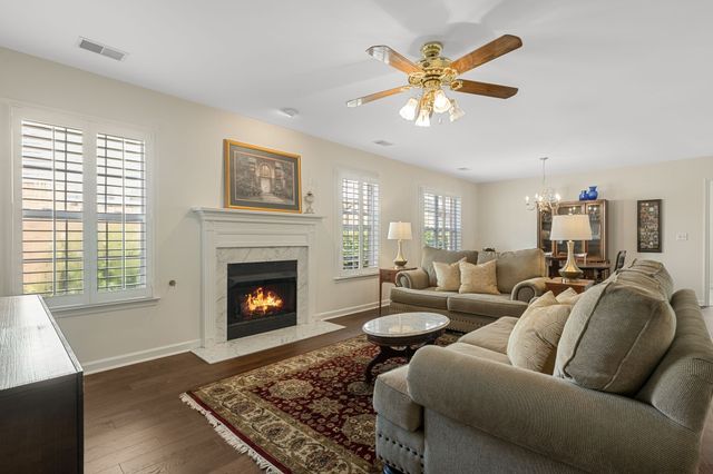 18 Holland Park Ln, Franklin, TN 37069