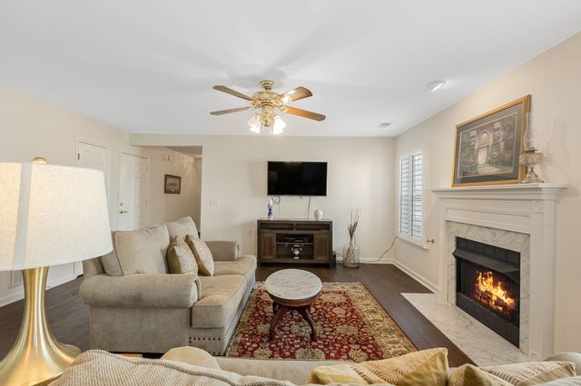 18 Holland Park Ln, Franklin, TN 37069