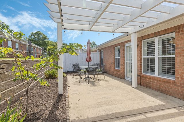 18 Holland Park Ln, Franklin, TN 37069