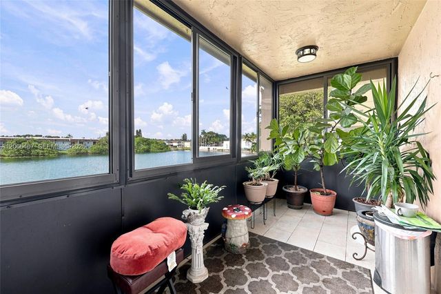 5900 NW 17th Place 203, Sunrise, FL 33313