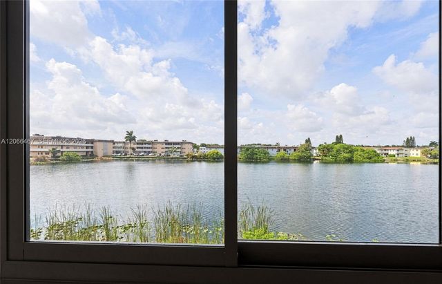 5900 NW 17th Place 203, Sunrise, FL 33313