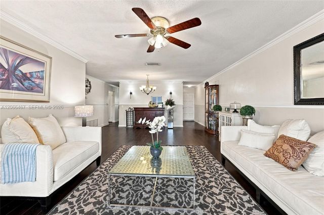 5900 NW 17th Place 203, Sunrise, FL 33313