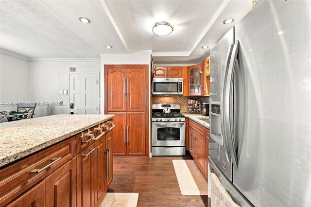 5900 NW 17th Place 203, Sunrise, FL 33313