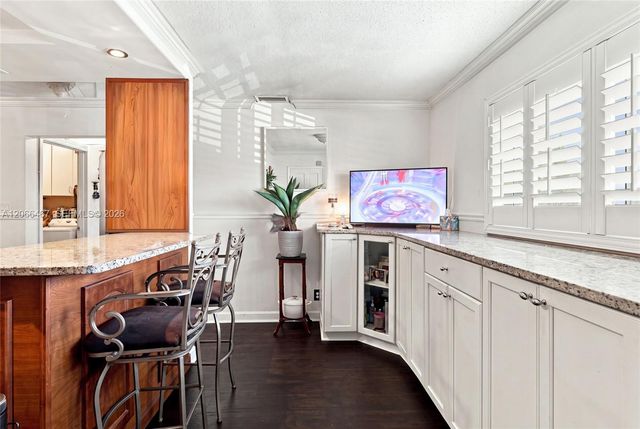 5900 NW 17th Place 203, Sunrise, FL 33313