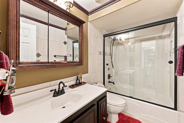 5900 NW 17th Place 203, Sunrise, FL 33313