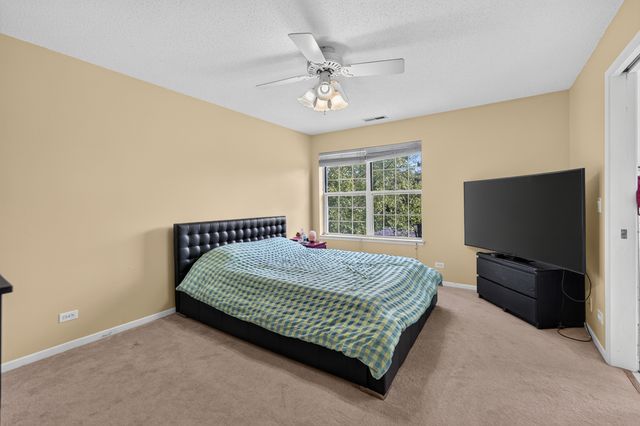 755 W Happfield Drive, Arlington Heights, IL 60004