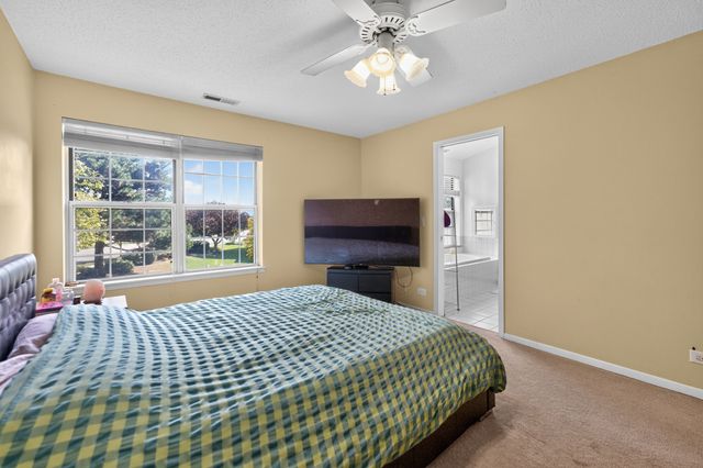 755 W Happfield Drive, Arlington Heights, IL 60004
