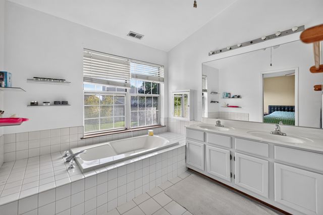 755 W Happfield Drive, Arlington Heights, IL 60004