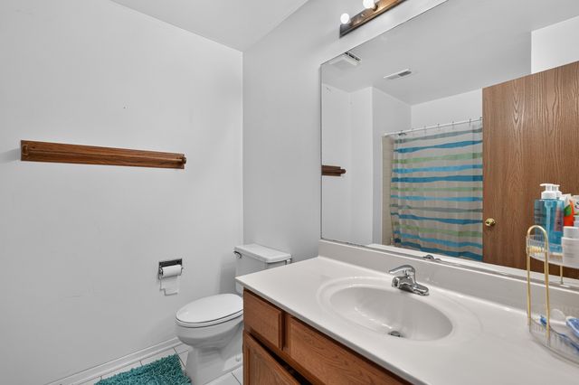 755 W Happfield Drive, Arlington Heights, IL 60004