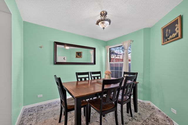755 W Happfield Drive, Arlington Heights, IL 60004