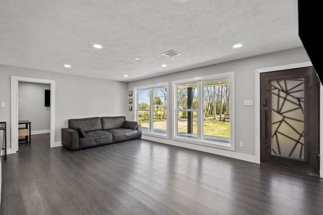 5406 S Tower Road, Santa Fe, TX 77517