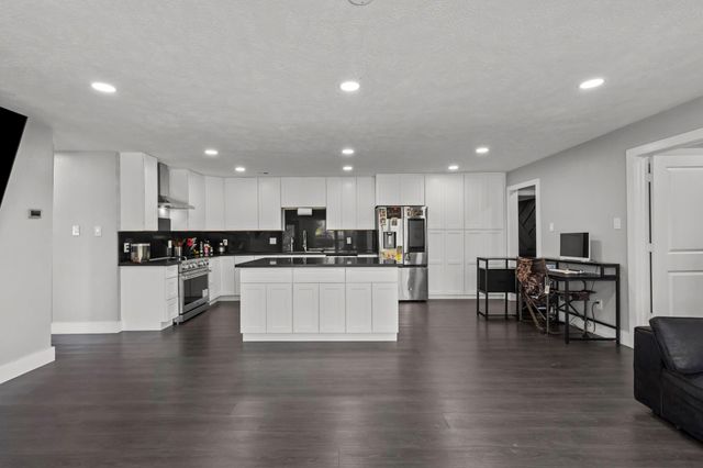 5406 S Tower Road, Santa Fe, TX 77517