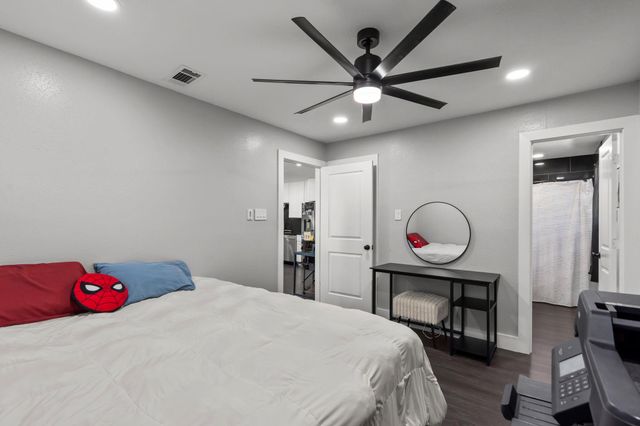 5406 S Tower Road, Santa Fe, TX 77517